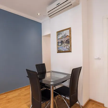 Apartment Center Lux Iii *