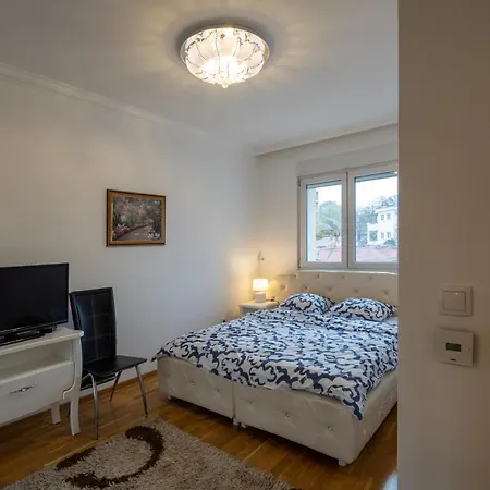 Apartment Center Lux Iii *