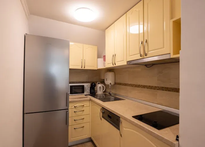 Center Lux Iii * بلغراد