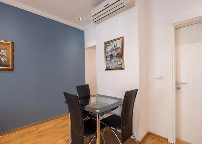Apartament Center Lux Iii *