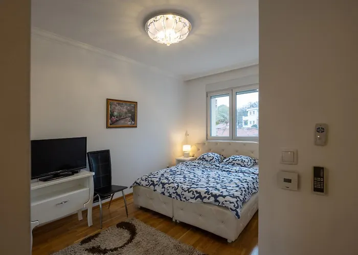 Apartament Center Lux Iii *